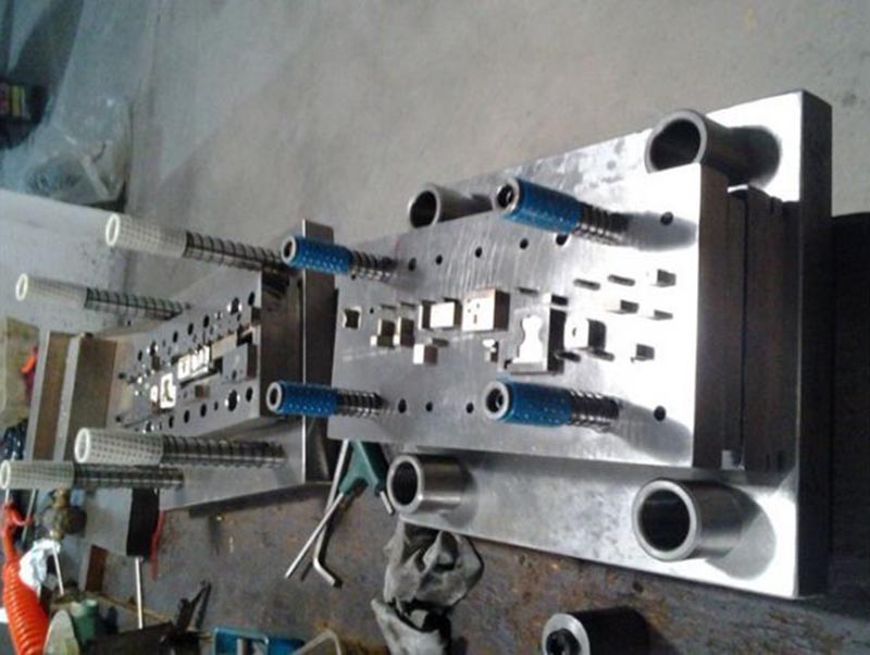 临湘模具制造-12