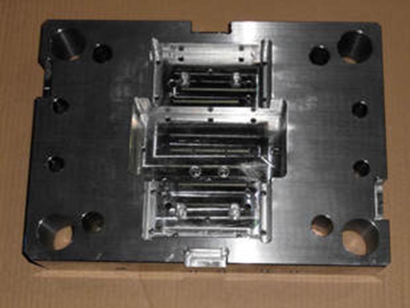 临湘精密塑料模-06